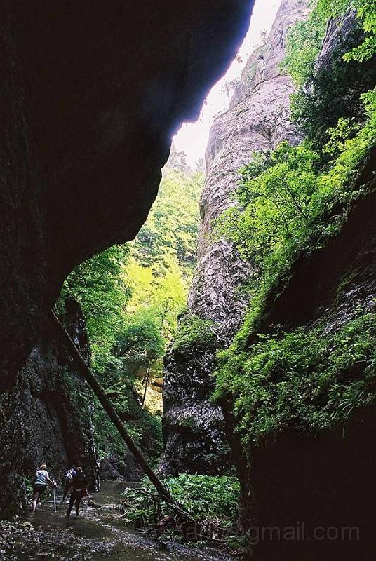 image044.jpg - Beli Rzav Canyon